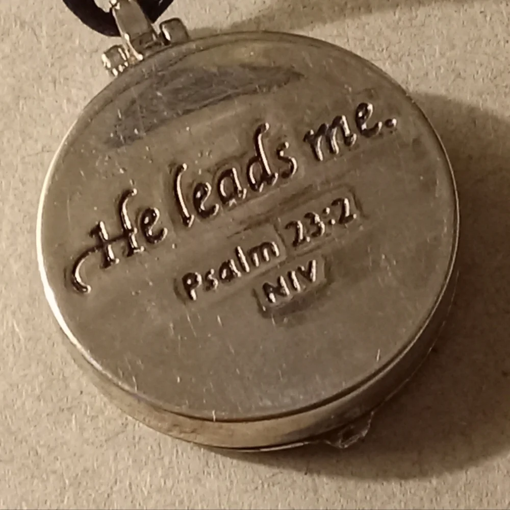 Compass He Leads Me Psalm 23:2 Vintage Necklace - Picture 4 of 14